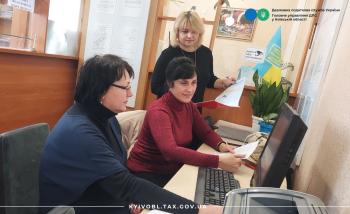 Начальником відділу надання адміністративних послуг, організації роботи та документообігу Фастівської ДПІ Інною Кудь проведено тренінг для платників податків на тему: «Переваги подання звітності та листування з ДПС в електронному вигляді»