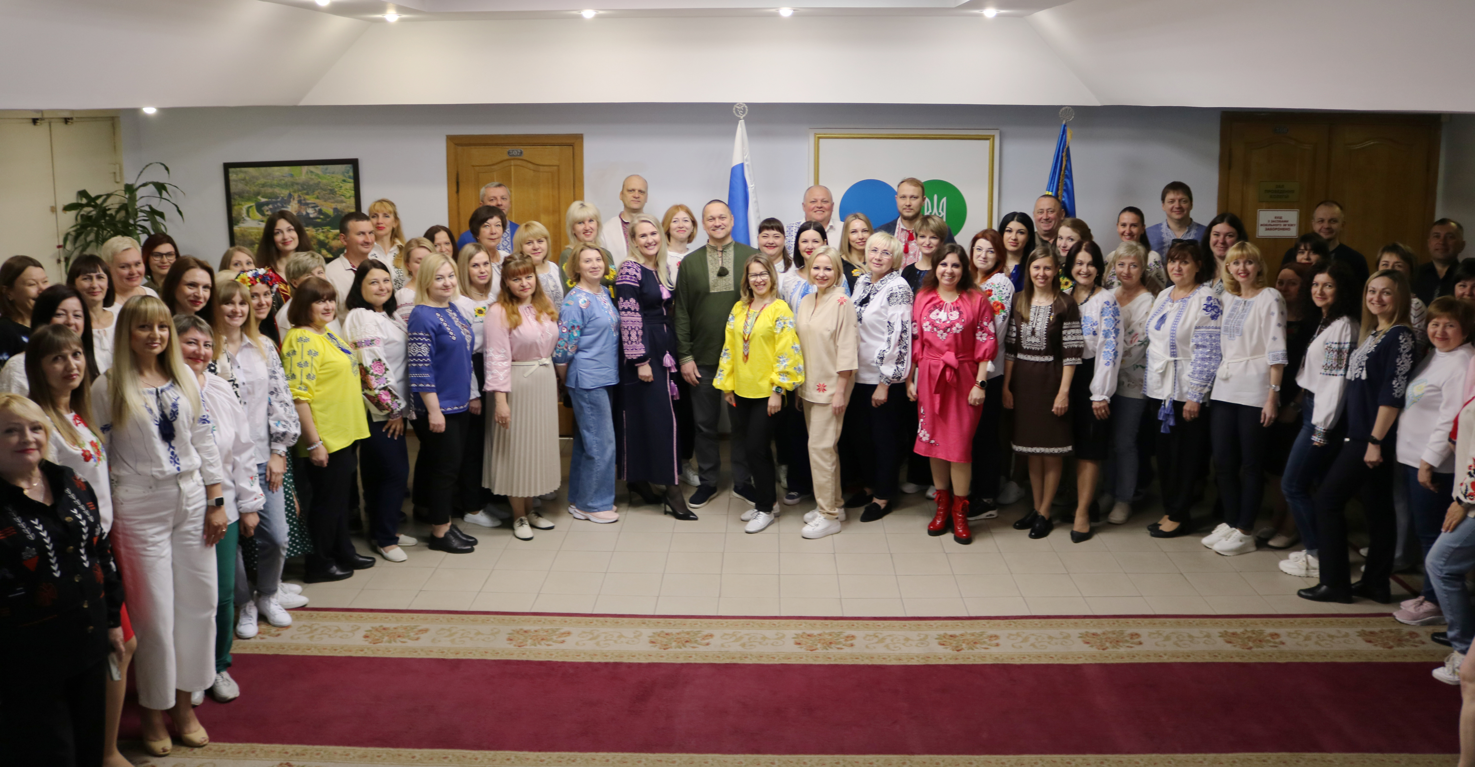 Податківці приєднались до відзначення Дня вишиванки. Фото № 7/6