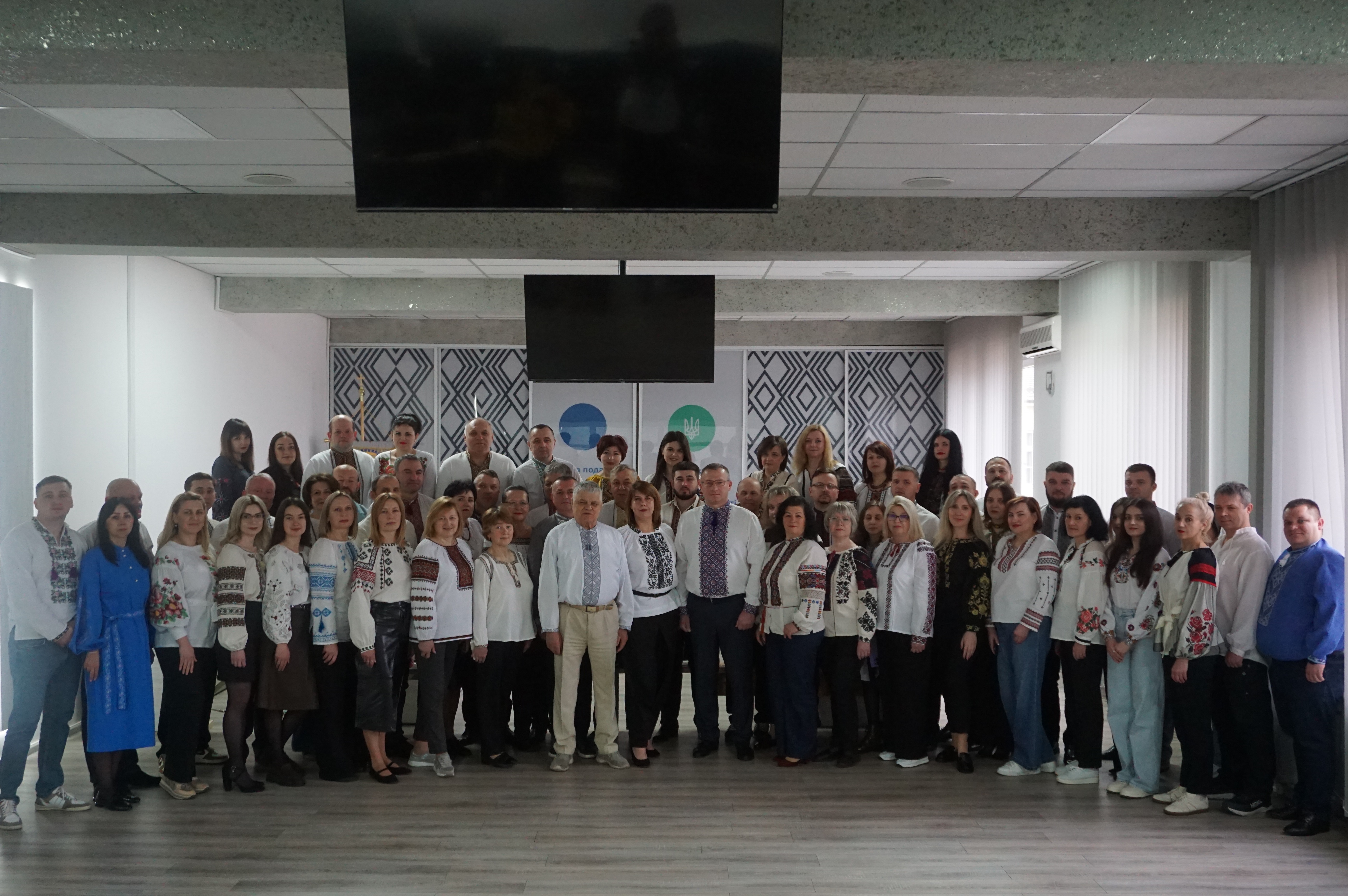 Податківці приєднались до відзначення Дня вишиванки. Фото № 8/7