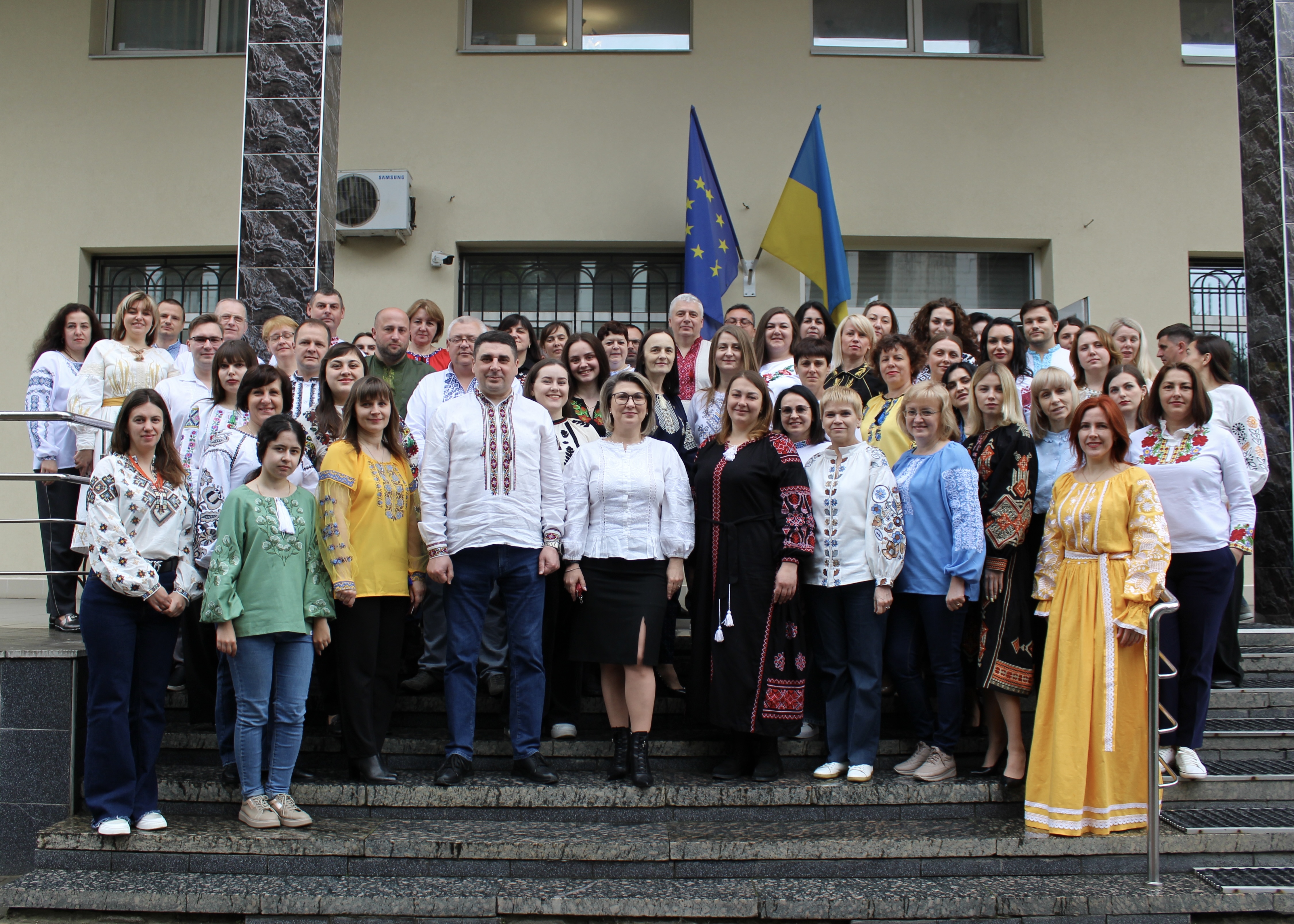 Податківці приєднались до відзначення Дня вишиванки. Фото № 22/21
