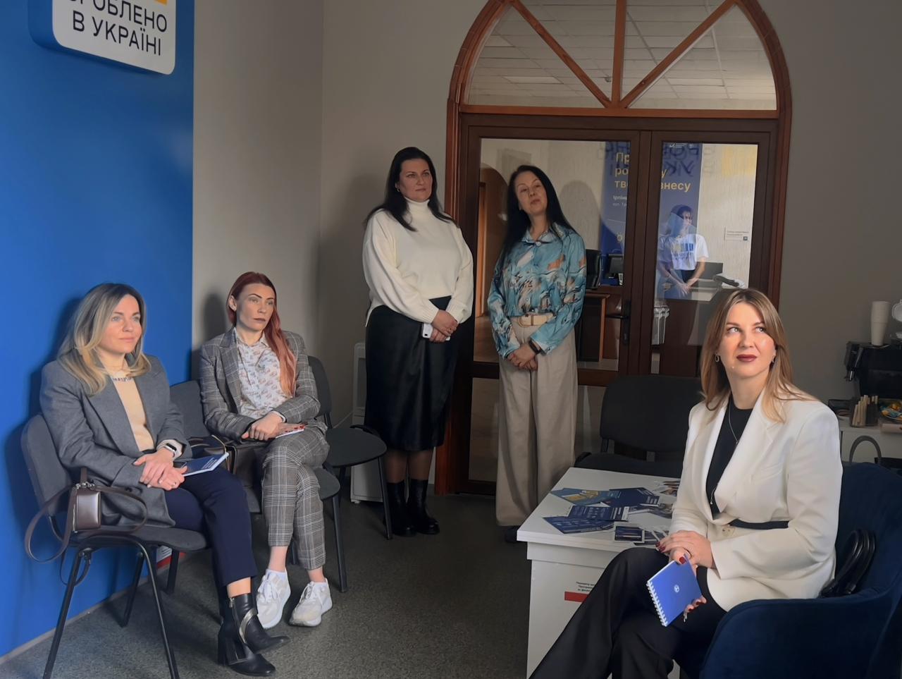 Податкова служба Київщини та служба зайнятості об’єднують зусилля задля розвитку підприємництва. Фото № 2/1